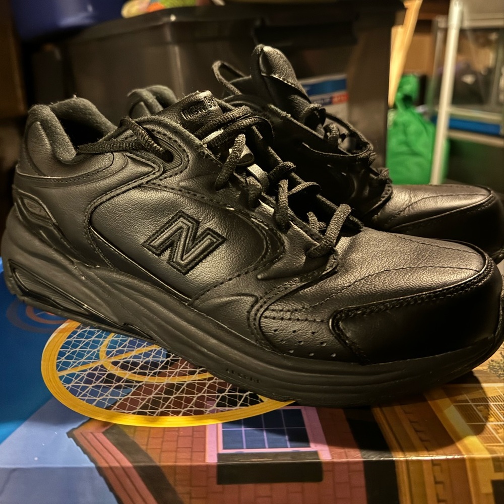 Brand new men’s new balance shoes size 9- 2A- narrow